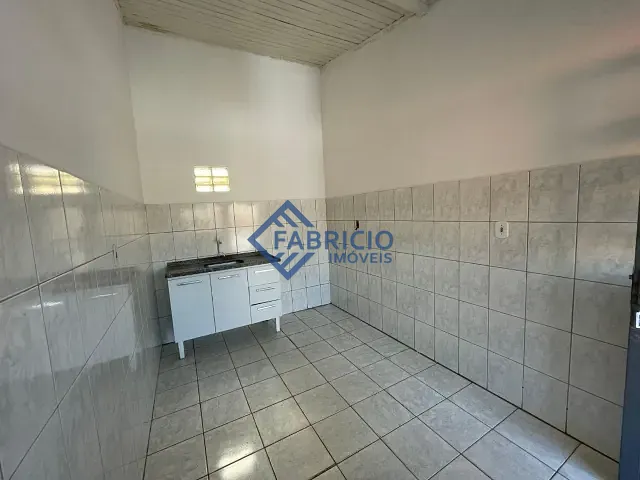 Casa com 45m² 1 quarto e 1 banheiro, para alugar, no bairro Capela em Vinhedo