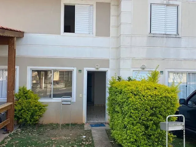 Casa 2 quartos e 1 banheiro, para alugar, no bairro Jardim Ísis em Cotia