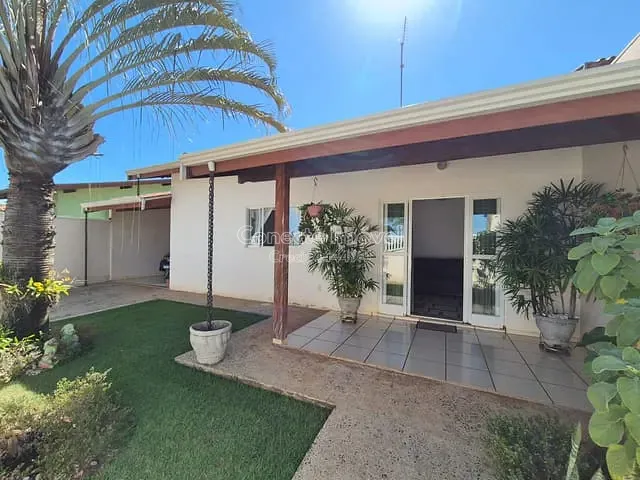 Casa com 300m² 3 quartos e 3 banheiros, à venda, no bairro Residencial dos Imigrantes em Holambra