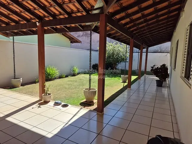 Casa com 300m² 3 quartos e 3 banheiros, à venda, no bairro Residencial dos Imigrantes em Holambra