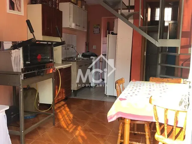 Casa 2 quartos e 1 banheiro, à venda, no bairro Areal em Pelotas