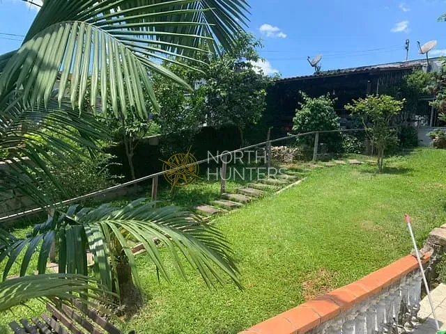 Casa com 837m² 3 quartos e 2 banheiros, à venda, no bairro Floresta em Joinville