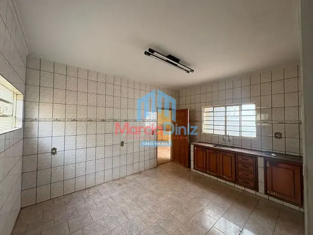 Casa com 200m² 2 quartos e 2 banheiros, à venda, no bairro Centro em Ituverava