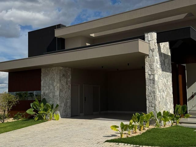 Casa com 371m² 3 quartos e 4 banheiros, à venda, no bairro Condomínio Aquarela dos Poemas em Sinop