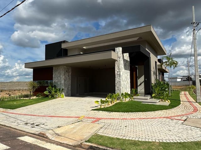 Casa com 371m² 3 quartos e 4 banheiros, à venda, no bairro Condomínio Aquarela dos Poemas em Sinop