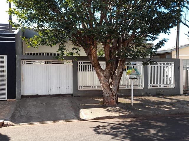 Casa com 250m² 2 quartos e 1 banheiro, à venda, no bairro Jardim Santo Amaro em Cambé