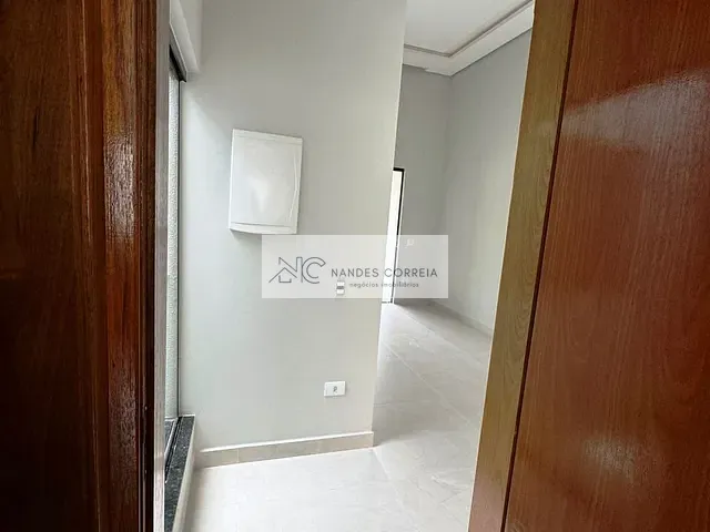 Casa 3 quartos e 2 banheiros, à venda, no bairro Jardim Bela Itália em Cambé