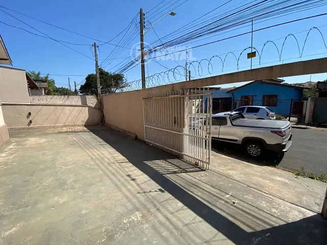 Casa com 250m² 2 quartos e 1 banheiro, à venda, no bairro Progresso em Londrina