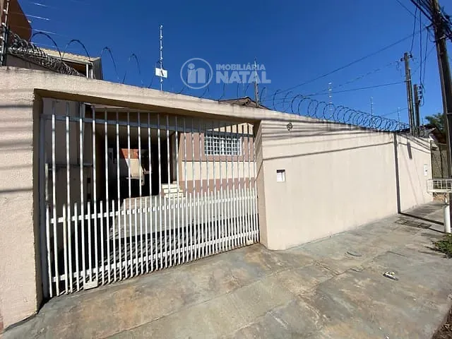 Casa com 250m² 2 quartos e 1 banheiro, à venda, no bairro Progresso em Londrina