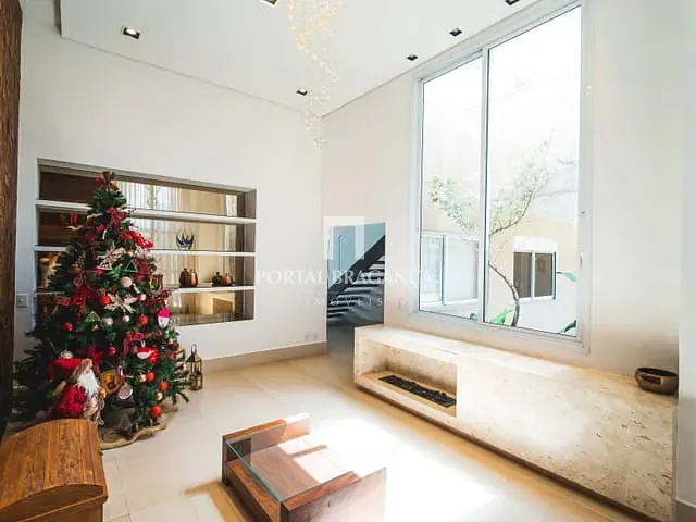 Casa com 513m² 4 quartos e 6 banheiros, à venda, no bairro Condomínio Residencial e Comercial Fazenda Santa Petronilla em Bragança Paulista