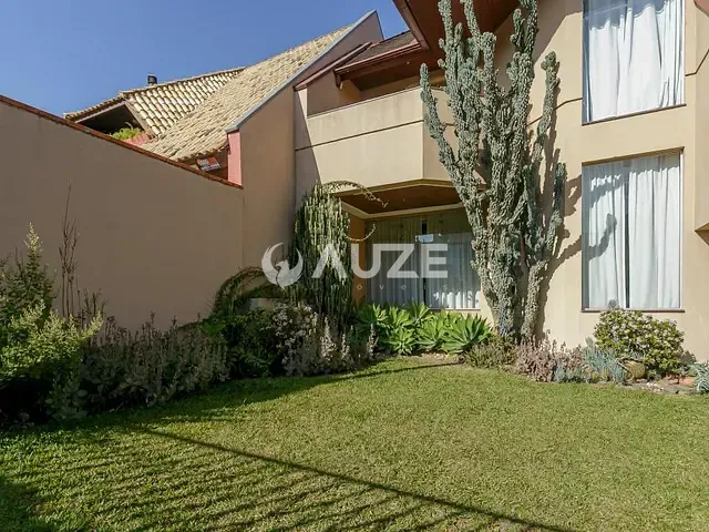 Casa com 603m² 6 quartos e 6 banheiros, à venda, no bairro Campina do Siqueira em Curitiba