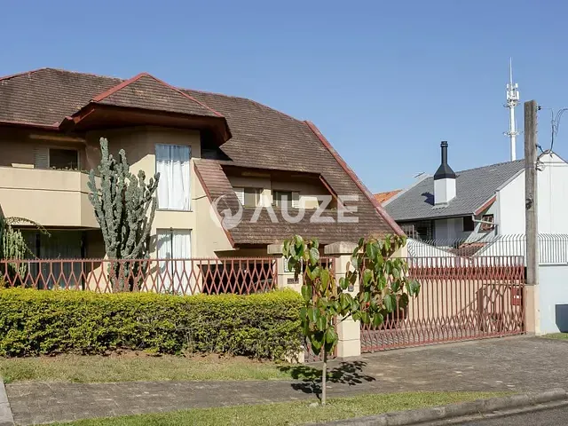 Casa com 603m² 6 quartos e 6 banheiros, à venda, no bairro Campina do Siqueira em Curitiba