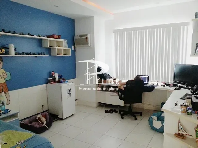 Casa com 1600m² 4 quartos e 5 banheiros, à venda, no bairro Maria Paula em Niterói