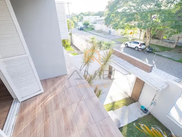 Casa 3 quartos e 4 banheiros, à venda, no bairro Três Vendas em Pelotas