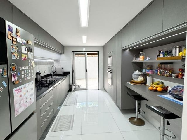 Casa com 390m² 2 quartos e 4 banheiros, à venda, no bairro Glória em Macaé