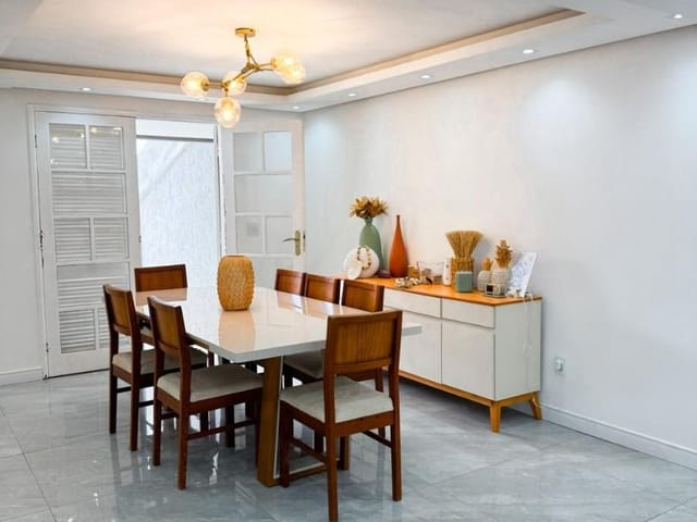 Casa com 390m² 2 quartos e 4 banheiros, à venda, no bairro Glória em Macaé