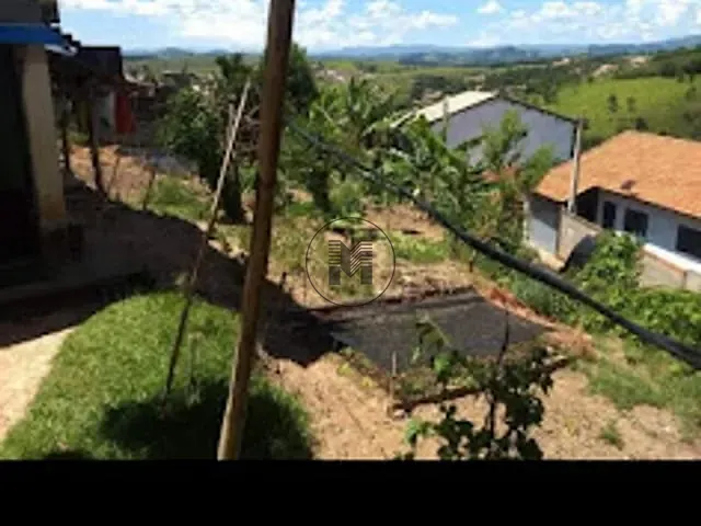 Casa com 450m² 3 quartos e 2 banheiros, à venda, no bairro Cajuru  em Pindamonhangaba