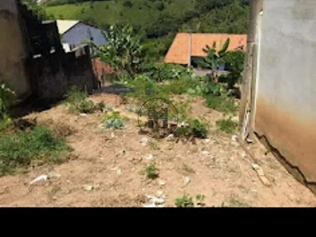 Casa com 450m² 3 quartos e 2 banheiros, à venda, no bairro Cajuru  em Pindamonhangaba