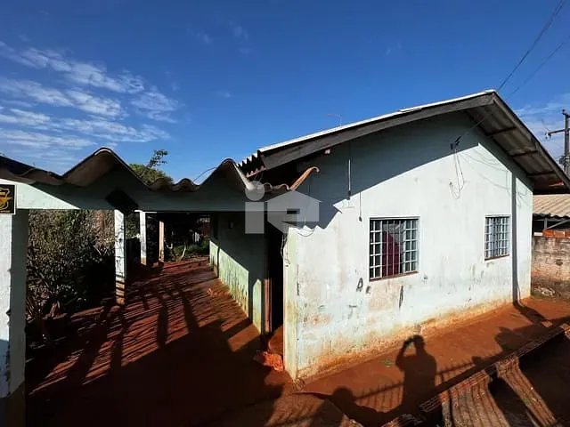 Casa com 300m² 3 quartos e 1 banheiro, à venda, no bairro Jardim Caviúna em Rolândia
