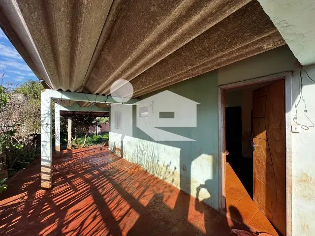 Casa com 300m² 3 quartos e 1 banheiro, à venda, no bairro Jardim Caviúna em Rolândia