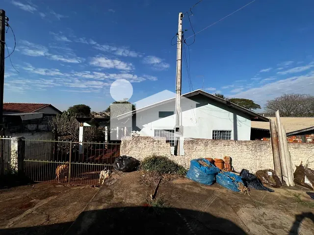 Casa com 300m² 3 quartos e 1 banheiro, à venda, no bairro Jardim Caviúna em Rolândia