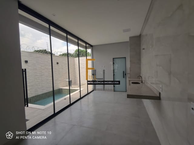 Casa com 228m² 3 quartos e 3 banheiros, à venda, no bairro Vila Rosa em Goiânia