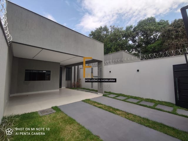 Casa com 228m² 3 quartos e 3 banheiros, à venda, no bairro Vila Rosa em Goiânia