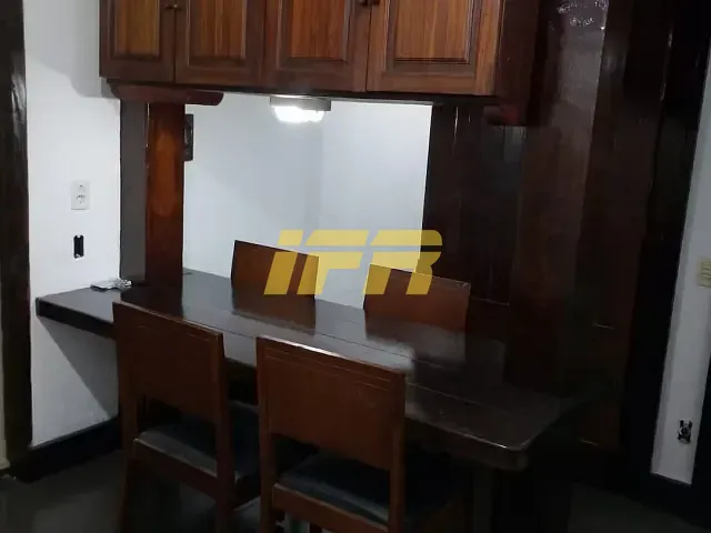 Casa com 300m² 2 quartos e 2 banheiros, à venda, no bairro Centro em Ubatuba