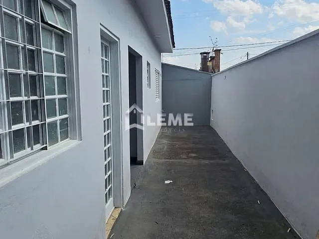 Casa com 209m² 3 quartos e 2 banheiros, à venda, no bairro Vila Naufel em Mococa