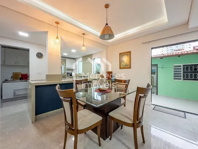 Casa com 297m² 4 quartos e 5 banheiros, à venda, no bairro Fazenda em Itajaí