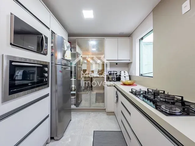 Casa com 297m² 4 quartos e 5 banheiros, à venda, no bairro Fazenda em Itajaí