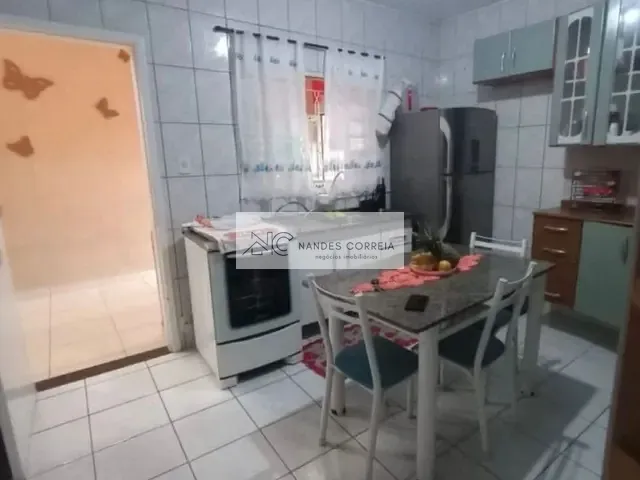 Casa 3 quartos e 2 banheiros, à venda, no bairro Leonor em Londrina