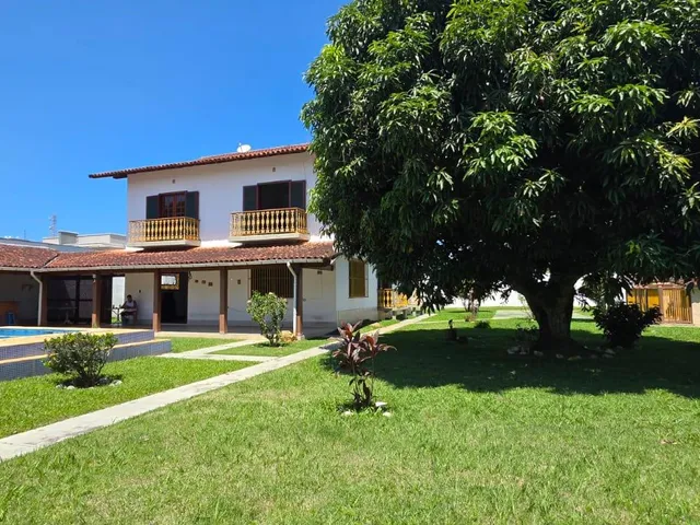 Casa 5 quartos e 4 banheiros, à venda, no bairro Extensão do Bosque em Rio das Ostras