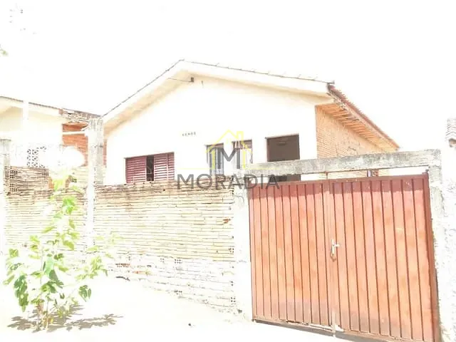 Casa com 200m² 3 quartos e 2 banheiros, à venda, no bairro Parque dos Municipios I em Guaxupé