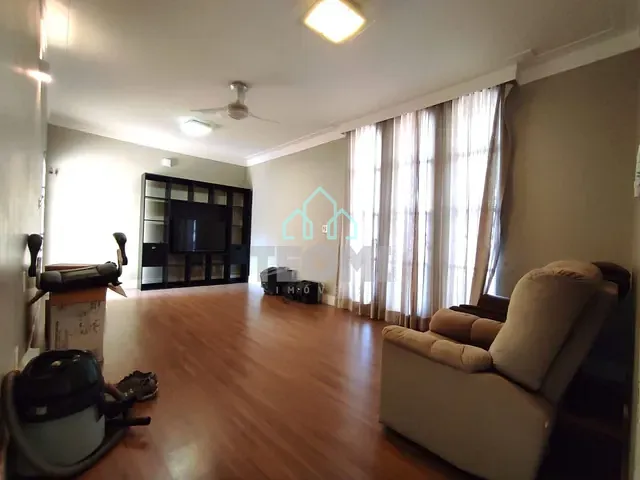 Casa com 290m² 3 quartos e 3 banheiros, para alugar, no bairro Vila Nossa Senhora das Graças em Taubaté