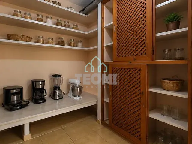 Casa com 290m² 3 quartos e 3 banheiros, para alugar, no bairro Vila Nossa Senhora das Graças em Taubaté