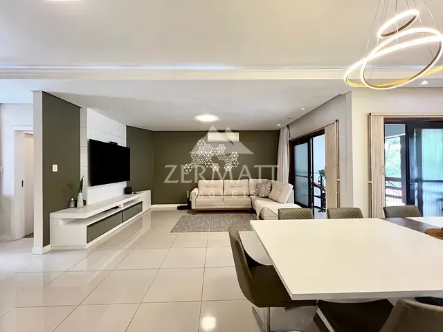 Casa com 860m² 4 quartos e 4 banheiros, à venda, no bairro Velha em Blumenau