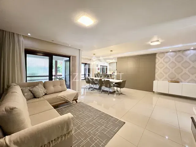 Casa com 860m² 4 quartos e 4 banheiros, à venda, no bairro Velha em Blumenau