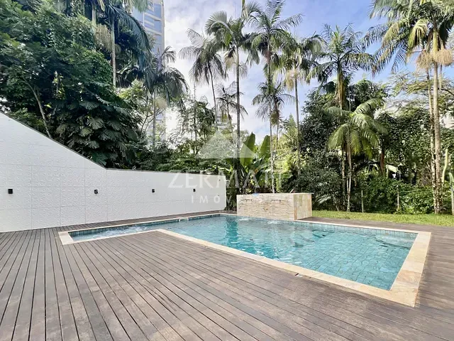 Casa com 860m² 4 quartos e 4 banheiros, à venda, no bairro Velha em Blumenau