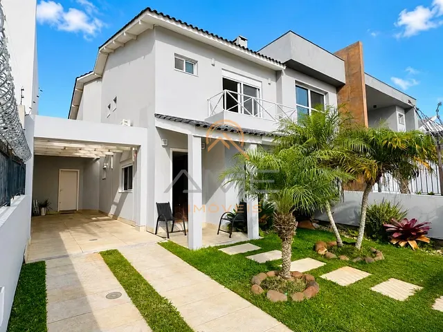Casa 3 quartos e 4 banheiros, à venda, no bairro Três Vendas em Pelotas
