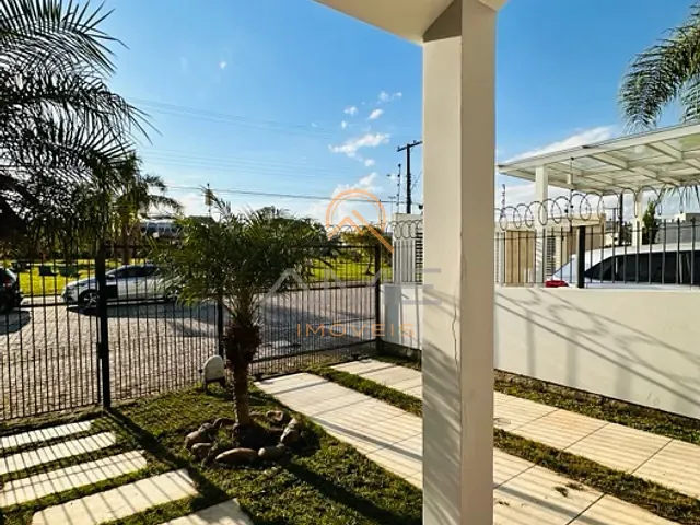 Casa 3 quartos e 4 banheiros, à venda, no bairro Três Vendas em Pelotas