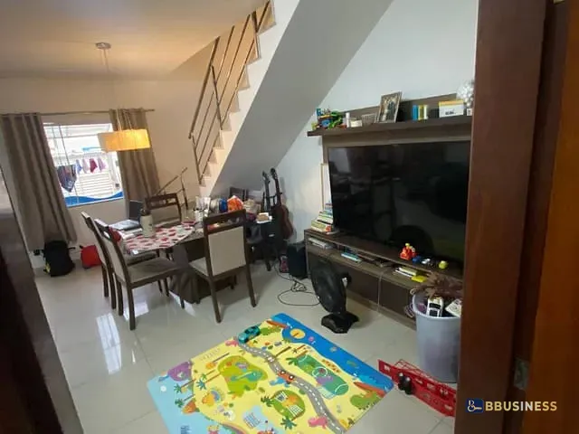 Casa com 120m² 2 quartos e 2 banheiros, à venda, no bairro Parque Jóquei Club em Campos dos Goytacazes