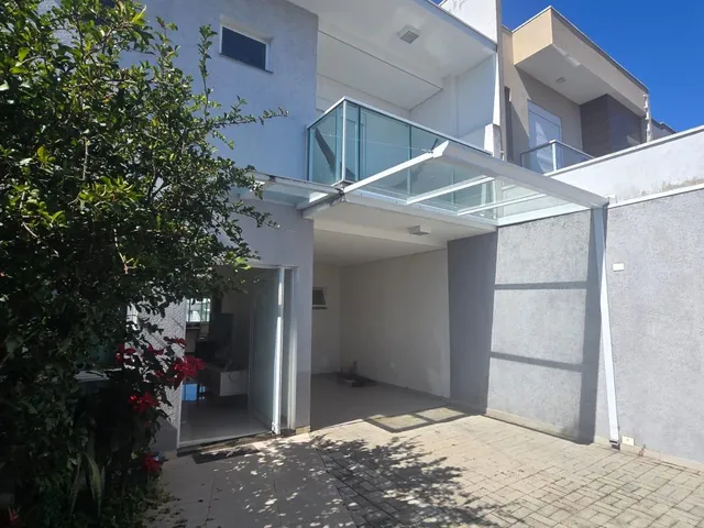 Casa 3 quartos e 4 banheiros, à venda, no bairro Residencial Algarve em Mogi das Cruzes