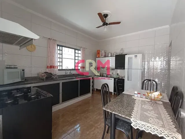 Casa com 274m² 3 quartos e 2 banheiros, à venda, no bairro Jardim Pagliuso em Taquaritinga