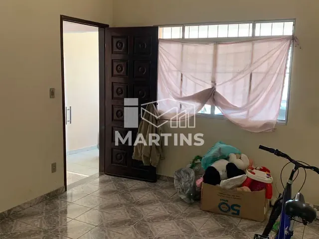 Casa 3 quartos e 2 banheiros, para alugar, no bairro Jardim Campo Limpo em São Paulo