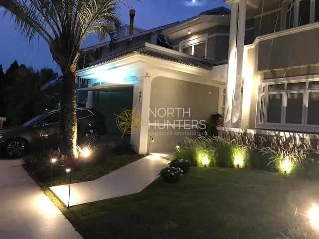 Casa com 400m² 3 quartos e 4 banheiros, para alugar, no bairro Jurerê Internacional em Florianópolis