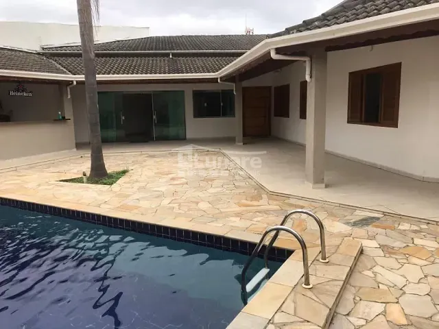 Casa com 430m² 3 quartos e 4 banheiros, à venda, no bairro Vila Suissa em Mogi das Cruzes