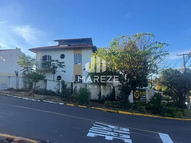 Casa com 411m² 4 quartos e 3 banheiros, à venda, no bairro Jardim Europa em Apucarana