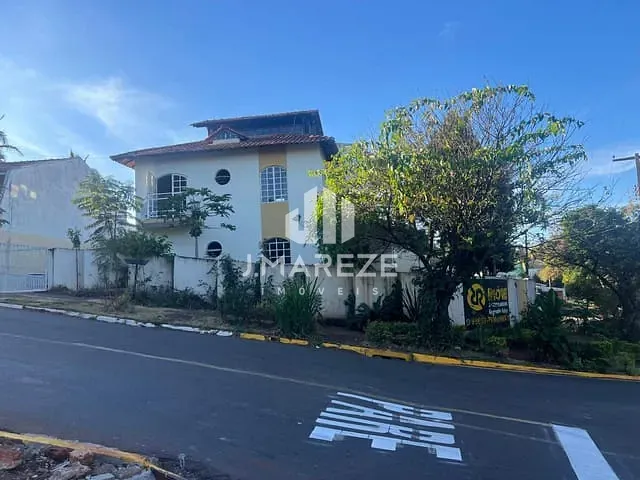 Casa com 411m² 4 quartos e 3 banheiros, à venda, no bairro Jardim Europa em Apucarana