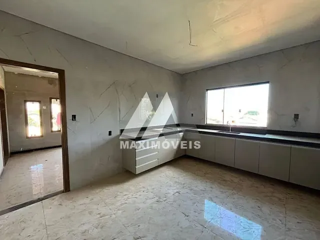 Casa com 360m² 5 quartos e 3 banheiros, à venda, no bairro Planalto Vila Magnólia em Araçuaí